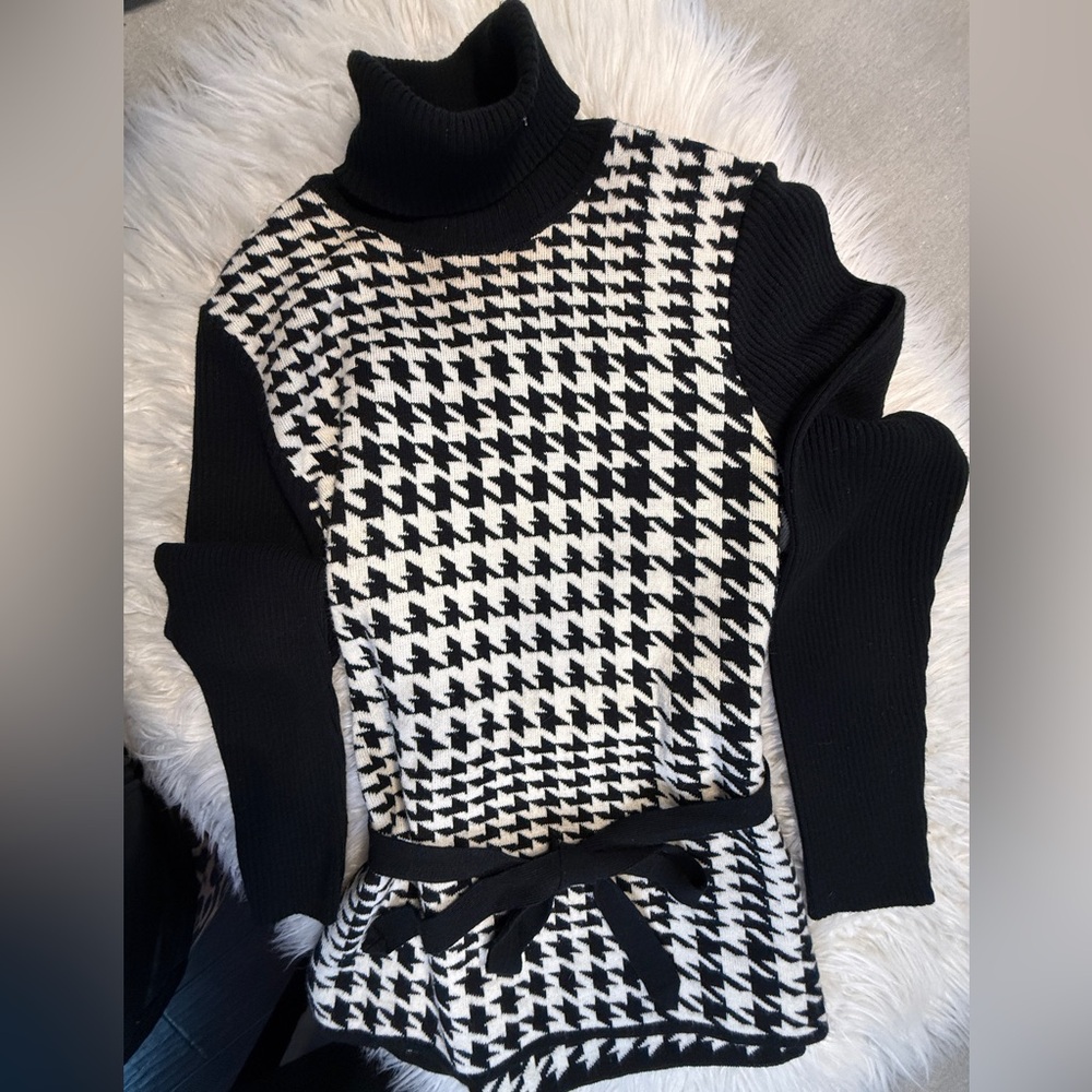 Nina Leonard Black and White Houndstooth Turtleneck Sweater - Picture 8 of 10